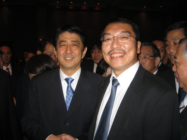 安倍晋三総理と服部匡志医師