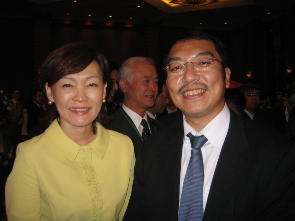 安倍昭恵総理婦人と服部匡志医師