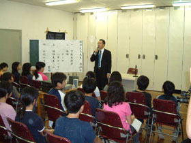 日本人学校での講演　テーマは『幸せって』